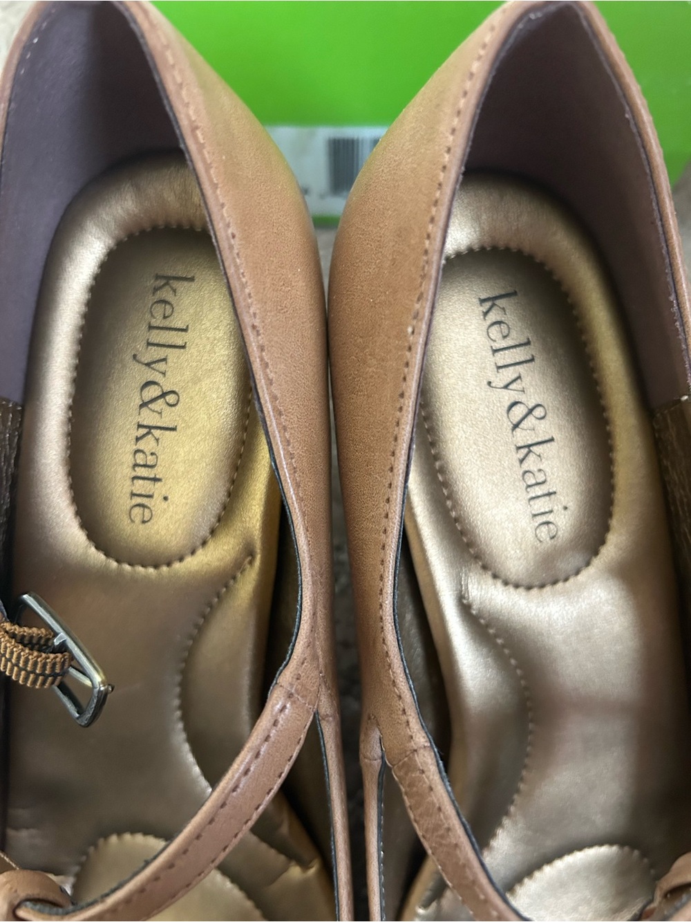 Kelly & Katie Closed Toe Tan Size 9.5 heels - Picture 4 of 4